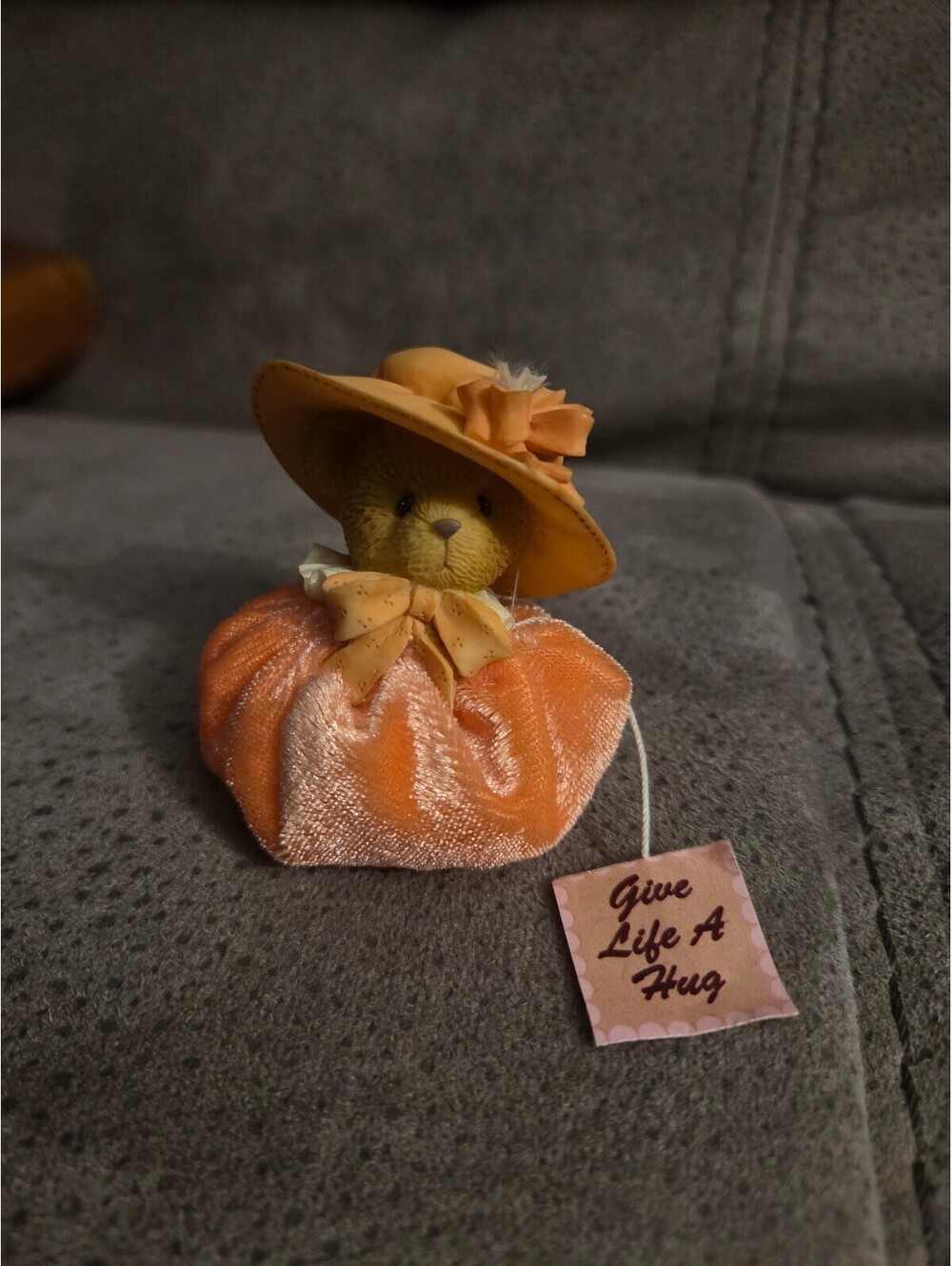 Cherished Teddies "give life a hug"